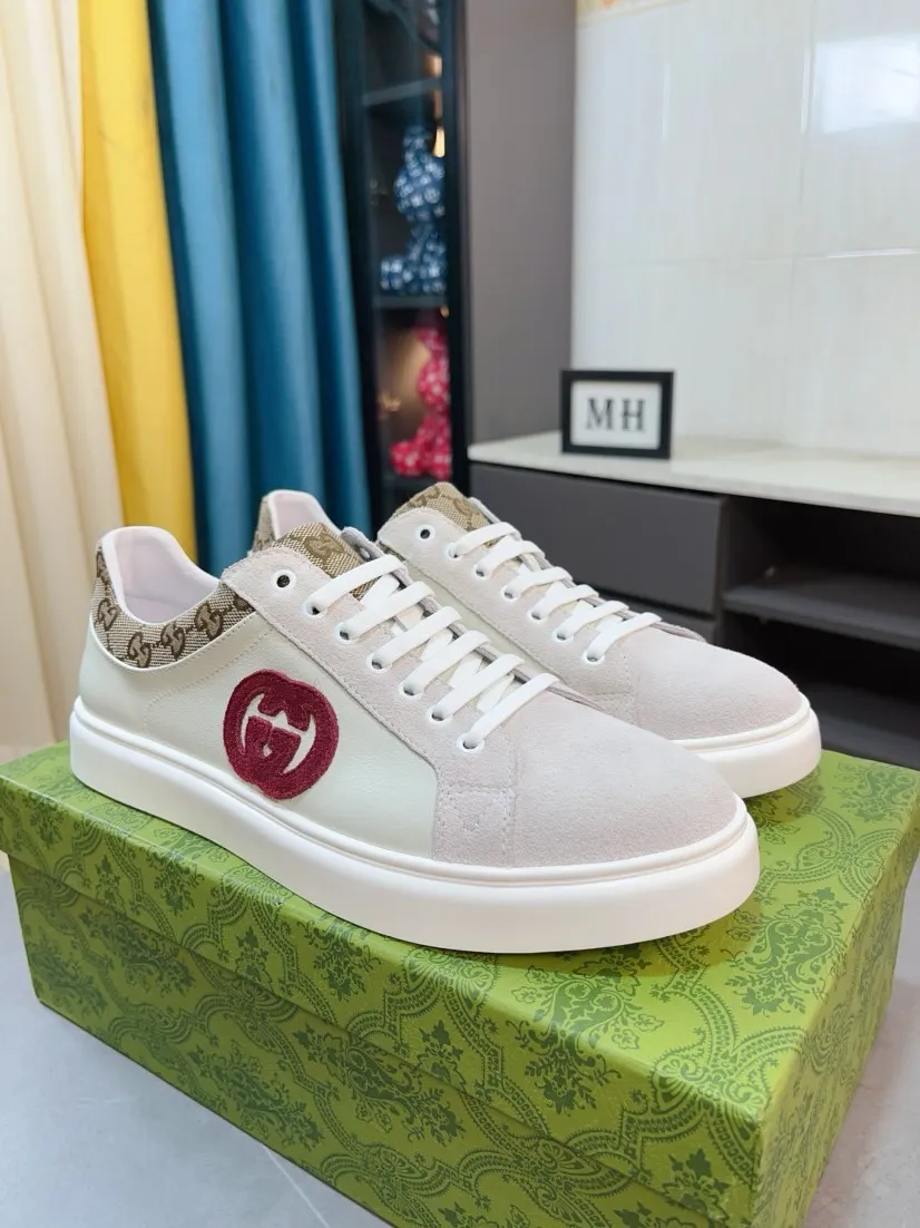 Factory price 440🌹🌹GUCCI [Gucci] New high-end brand of men's shoes, the latest fashionable casual men's shoes, trendy and versatile style, relaxed and sporty style, uppers imported from Italy, first-layer cowhide, genuine leather lining and ultra-fine workmanship. Original personalized fashionable rubber wear-resistant outsole, light and comfortable on the foot, size 38-44